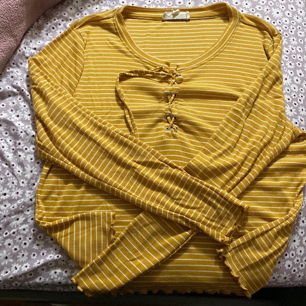 Pink Republic Plus Size Women’s Lettuce-Trimmed Top